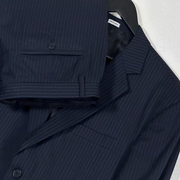 Calvin Klein Regular Fit 2pc. Navy Pinstripe Suit Men's Size Large/34x34 - Picture 1 of 13